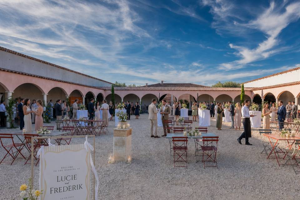 Vin d'honneur dans la cour