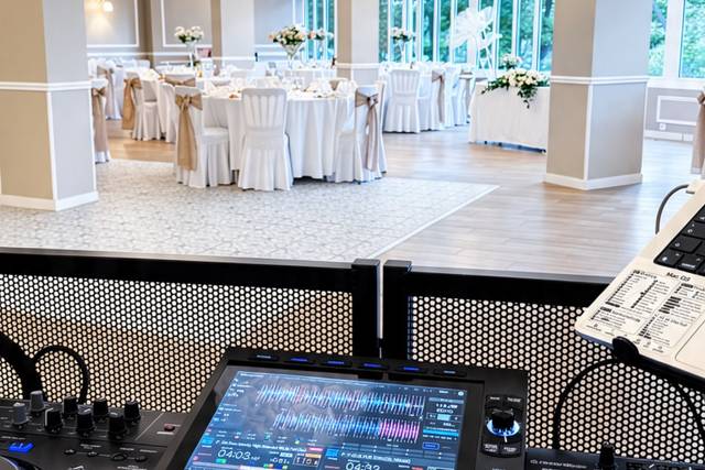 Dj booth