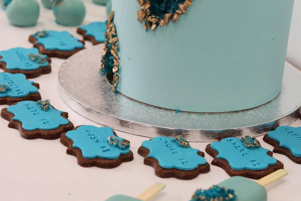 Geode cake et sweet table