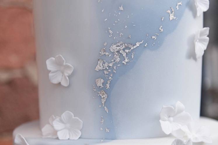Détail wedding cake bleu