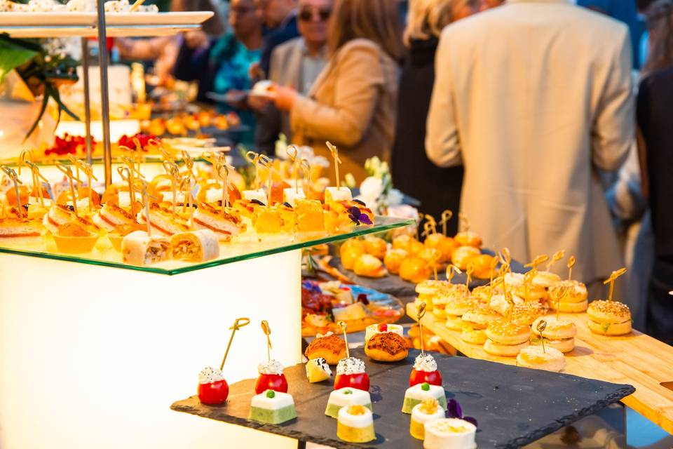 PLATEAUX__CANAPÉS_DIVERS_RÉCEPTION_NUPTIALE