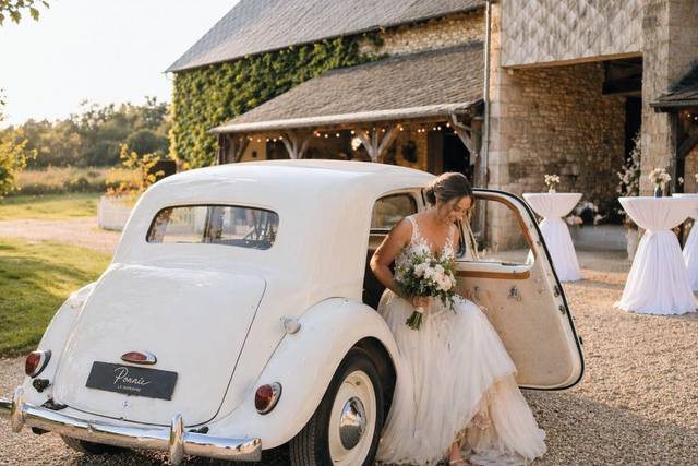 THE WEDDING TRACTION