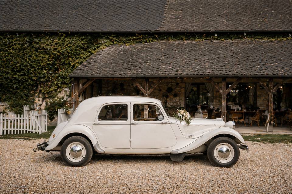 THE WEDDING TRACTION