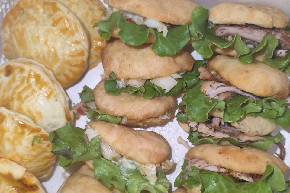 Bokit poulet boucané
