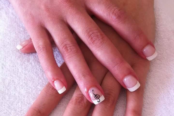 Belle Dame Papillon Nails