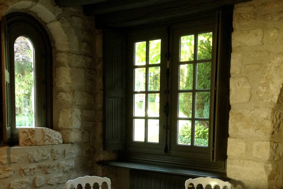 Table enfants dans le bar