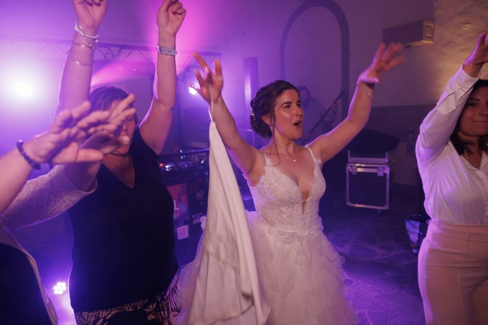 Dancefloor weeding