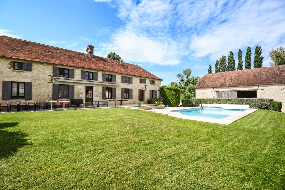 Piscine extérieure, Gîte
