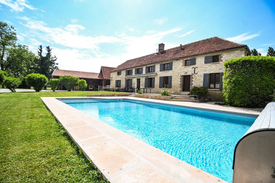 Piscine extérieure, Gîte