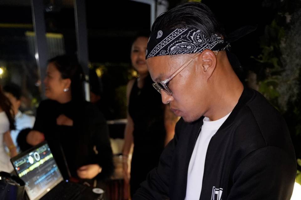 Dj