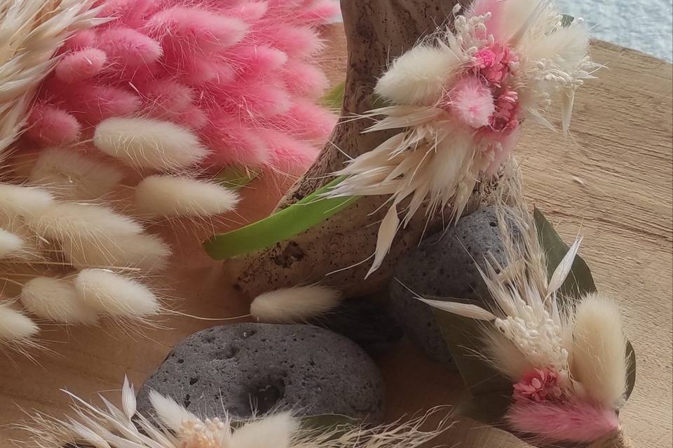 Barrette, Boutonnière.....