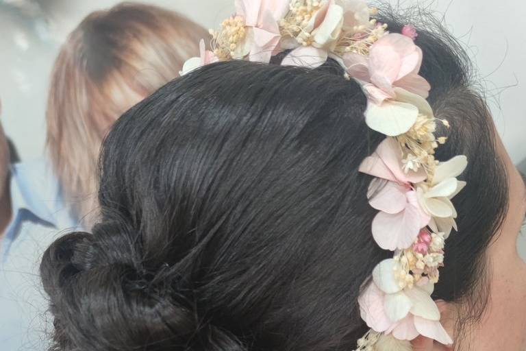 Chignon et fleurs séchées