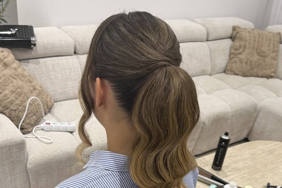 Ponytail waves
