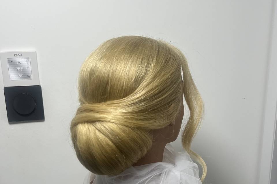 Chignon bas boule