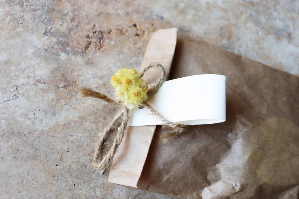 Savon galet sachet et fleur