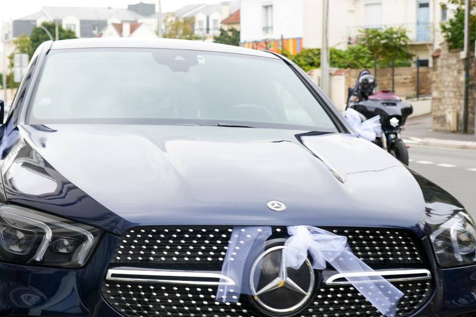 La voiture des mariés