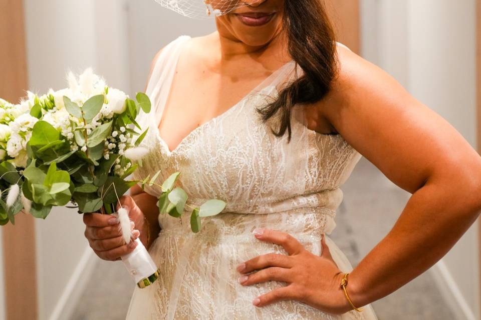 Une mariée prête et détendue