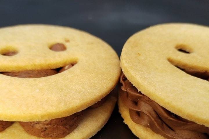 Biscuits sourire fourrés choco