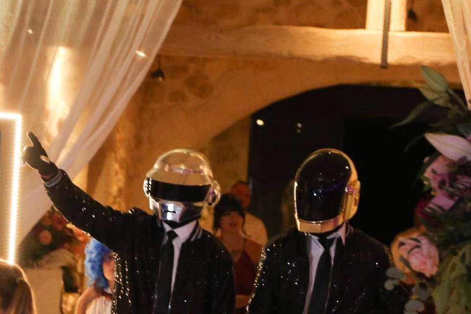 Les daft punk en plein mariage