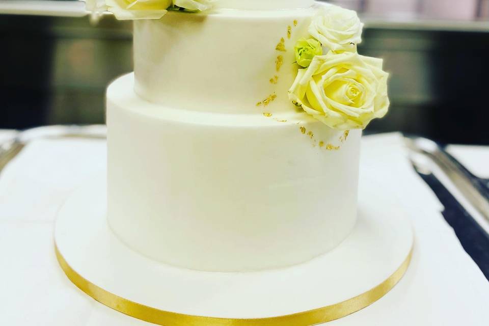 Wedding cake blanc/or/fleurs