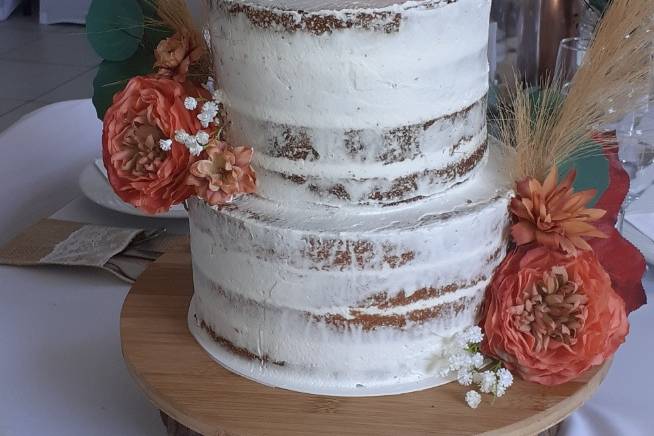 Nude cake