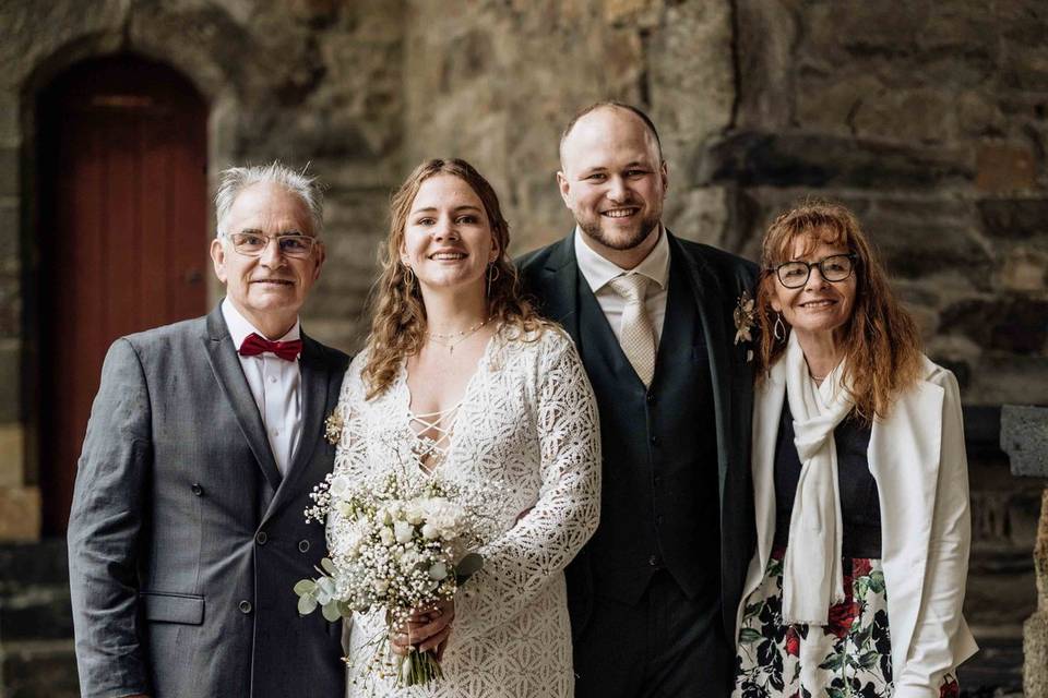 Photo de groupe, parent mariée