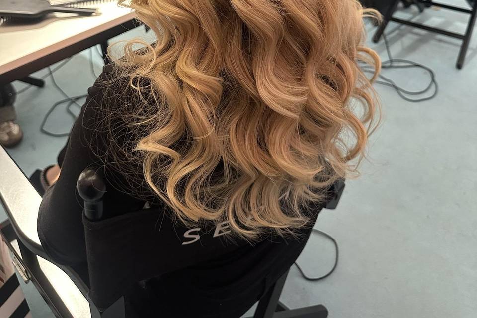 Wavy serré sur cheveux longs