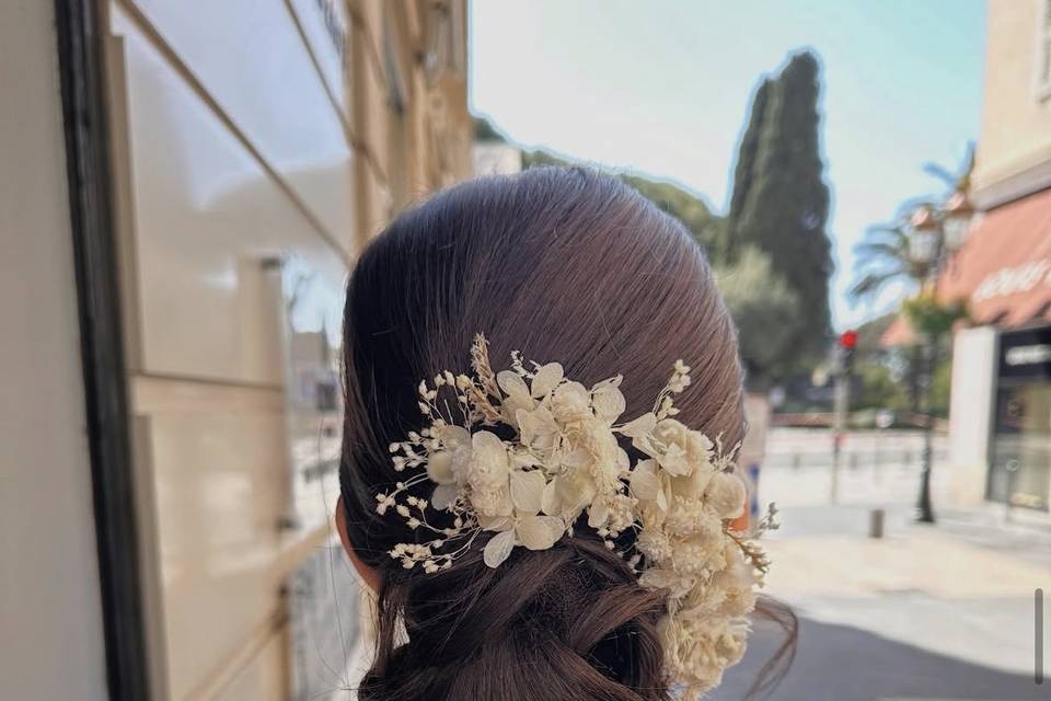 Chignon bas  fleurs séchées
