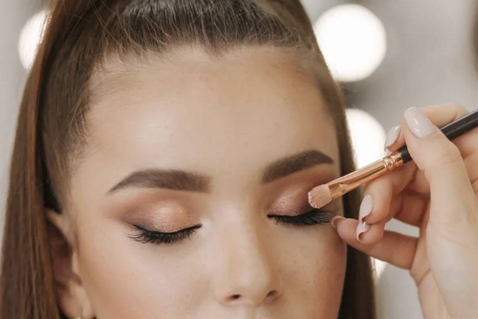 Maquillage nude lumineux