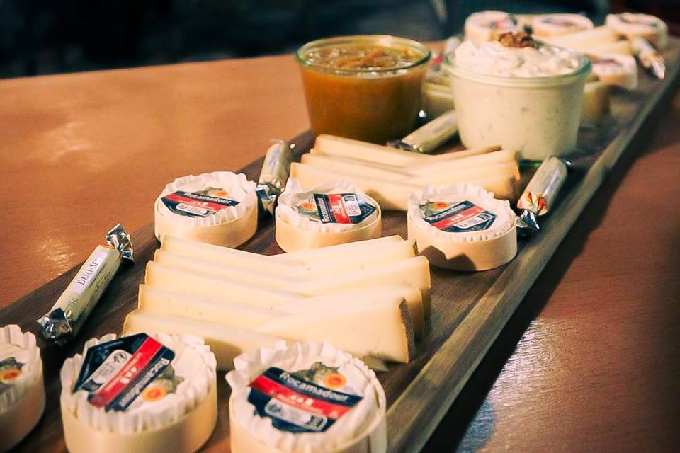 Planche de Fromages et Dips