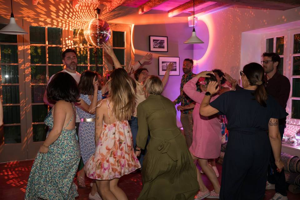 Dance dance dance