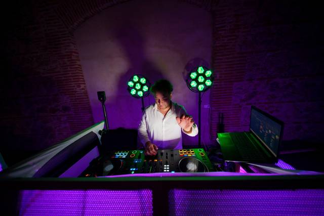Dj dans la cabine