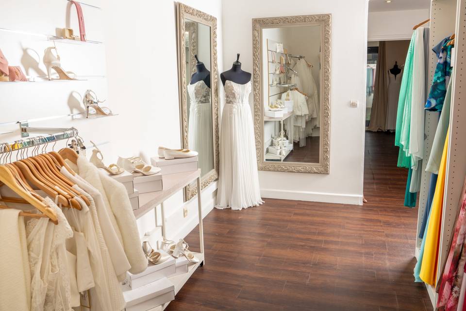 Espace essayage avec miroirs