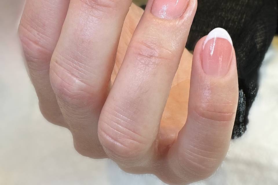 Ongles semi renforcés french