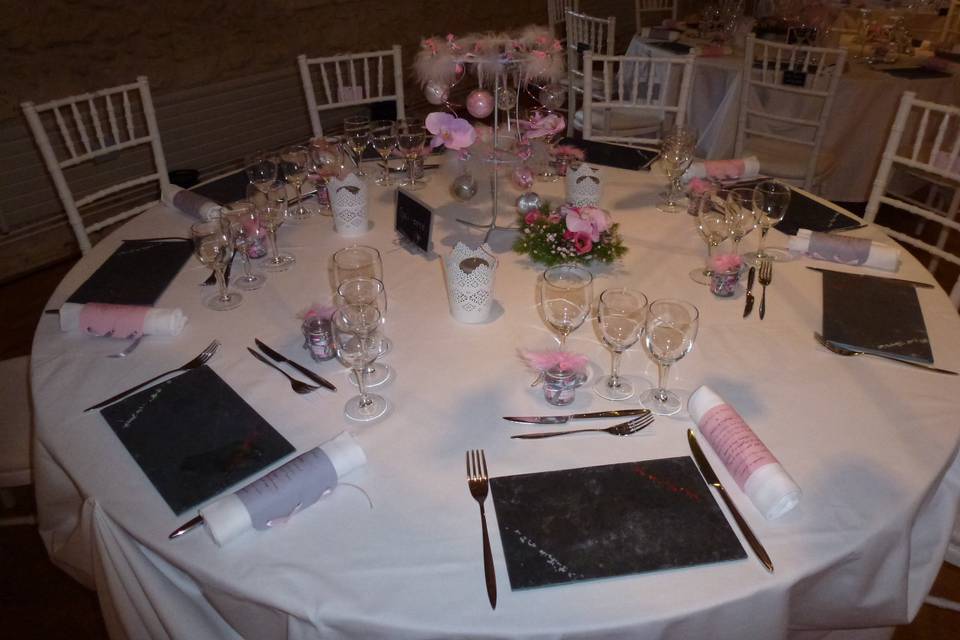 Table thème rose et gris
