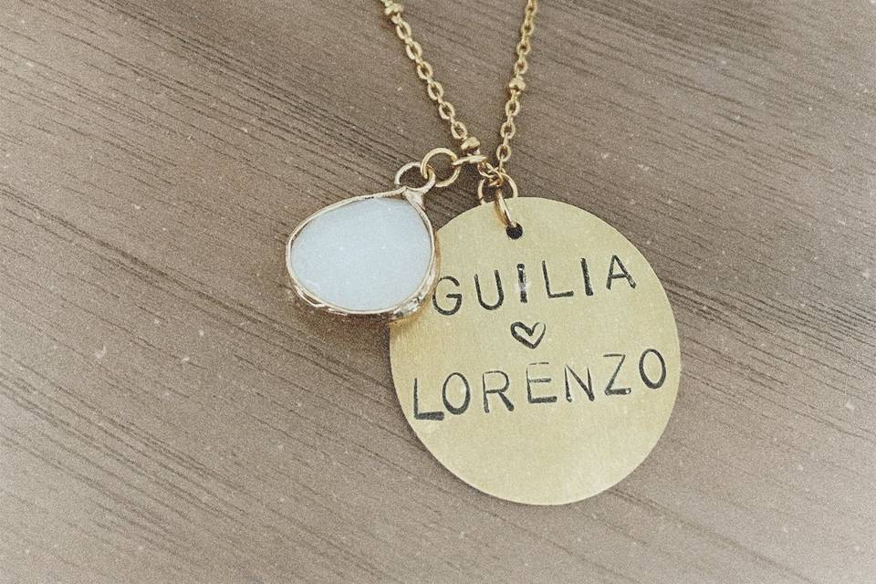 Collier sur mesure, frappé