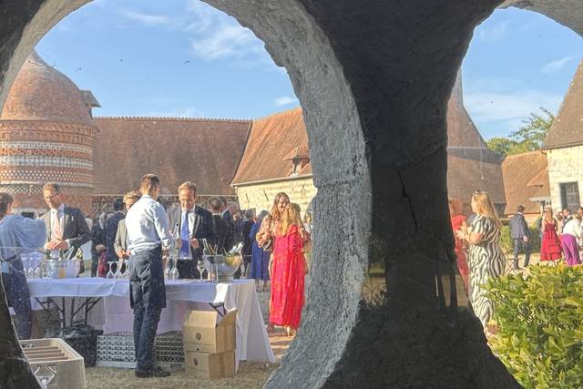 Le cocktail dans la cour