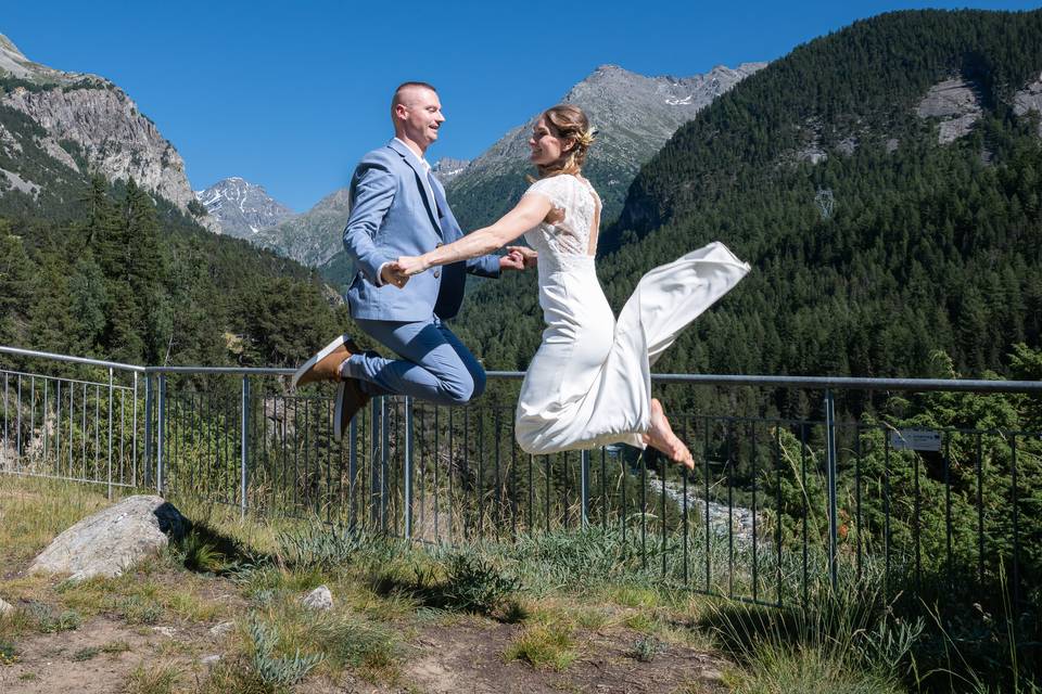 Photo de couple en montagne