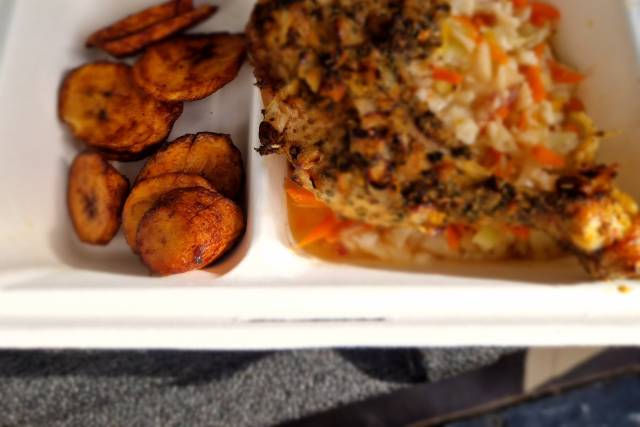 Pikliz banane aloco et poulet