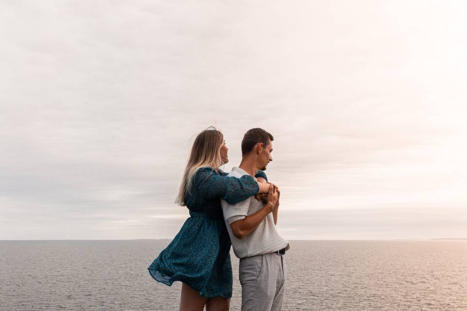 Shooting couple