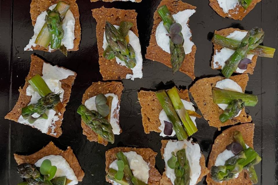 Toast asperge et ricotta