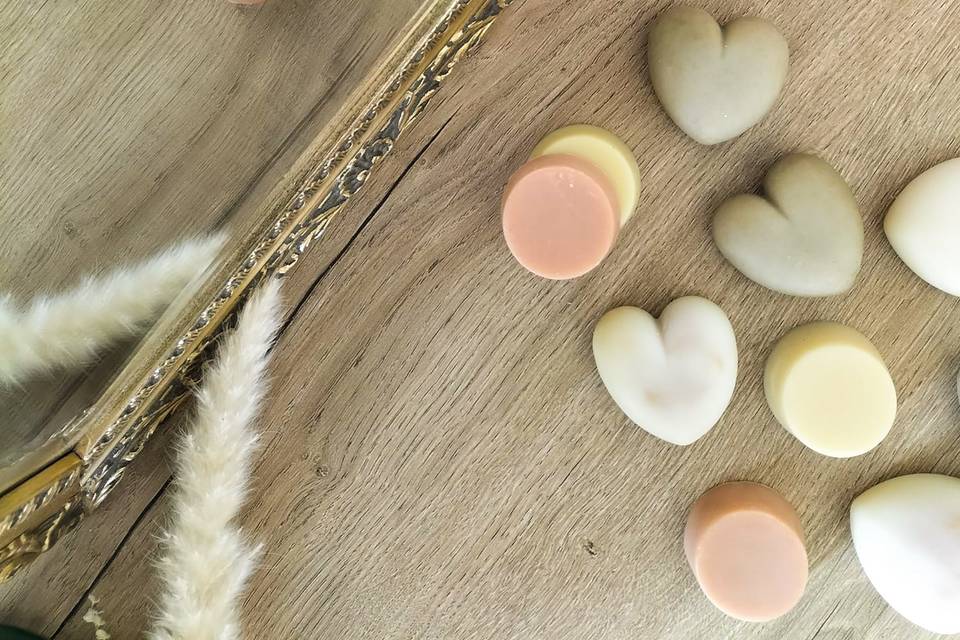 Savons petits ronds et coeurs