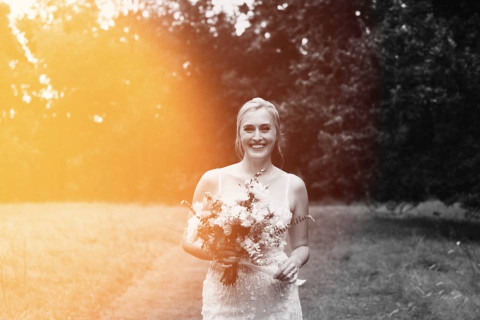 La mariée et son bouquet