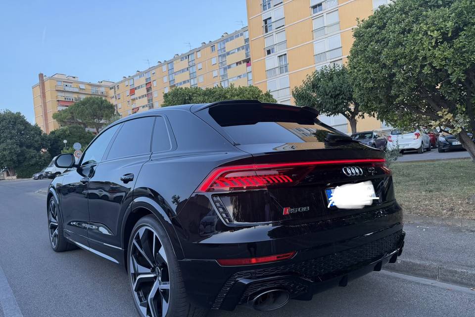 Audi RSQ8