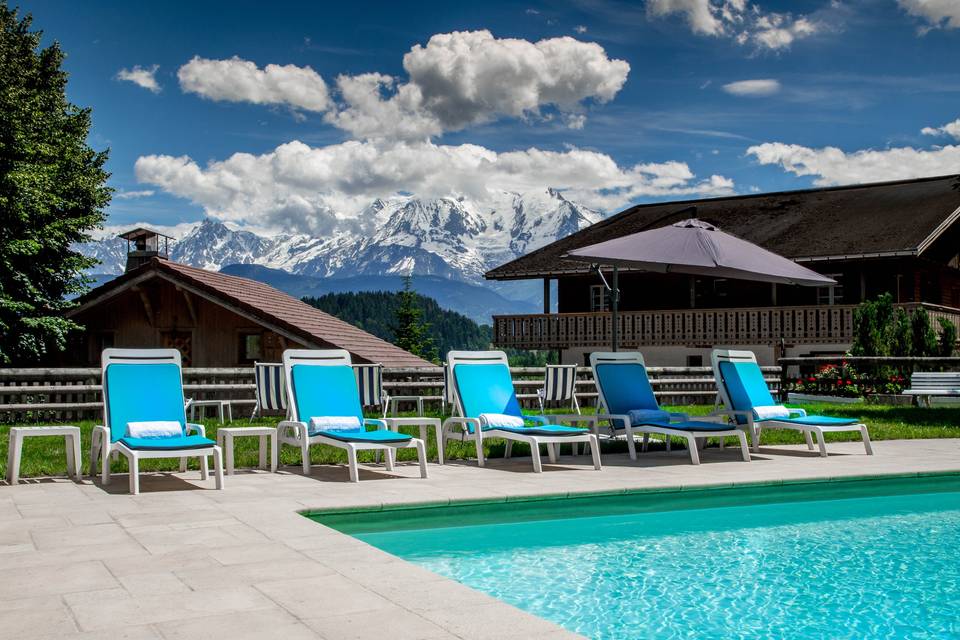 La piscine, vue Mont Blanc