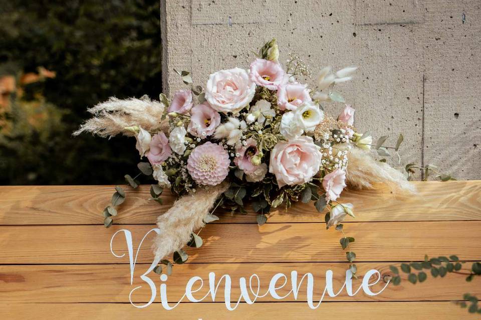 Mariage rose pastel et blanc