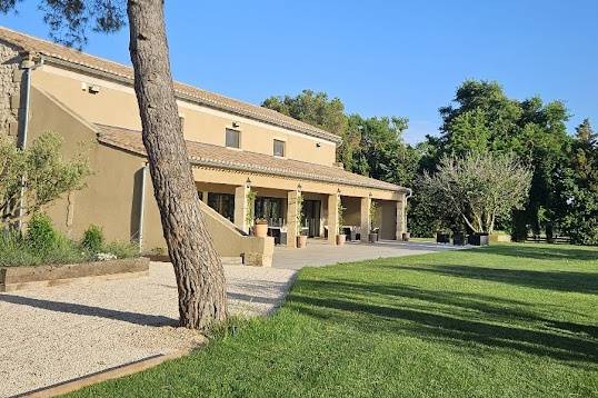 Terrasse salle et jardin