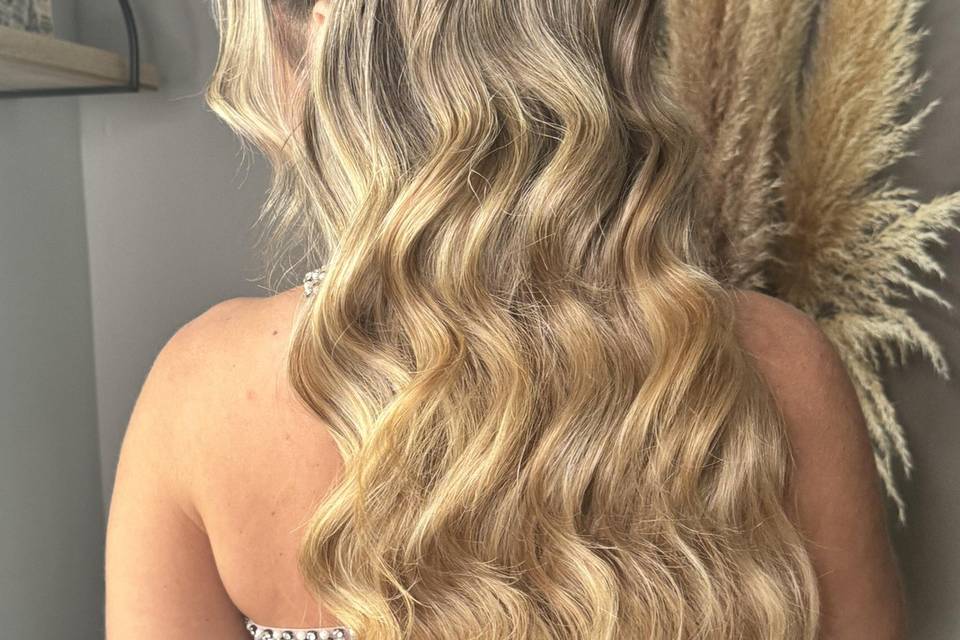 Hollywood waves