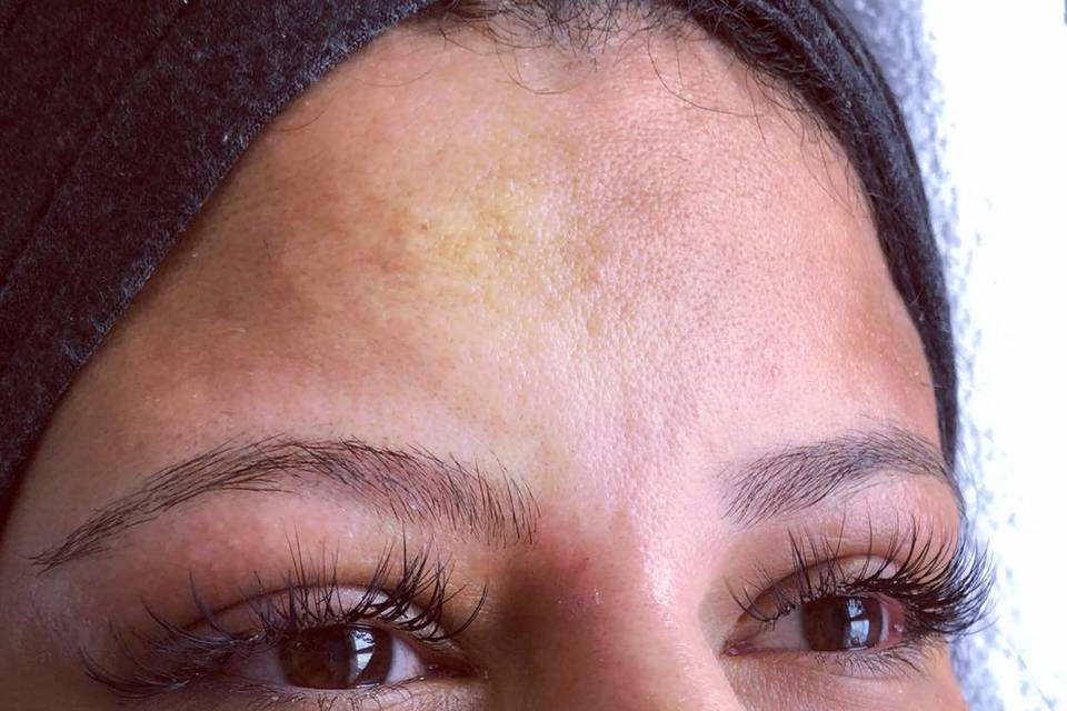 épilation sourcils a la cire