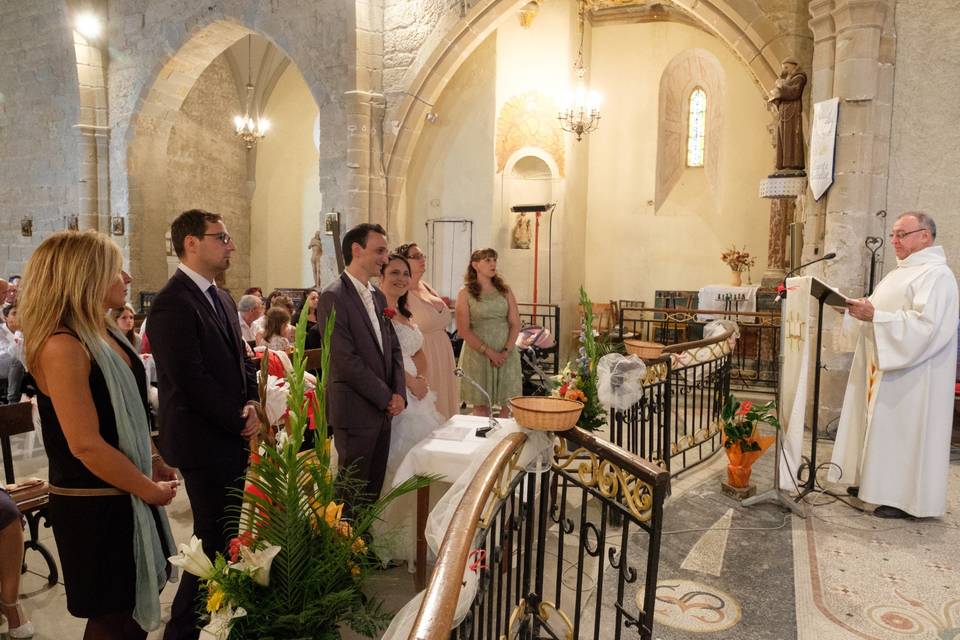 à l'eglise